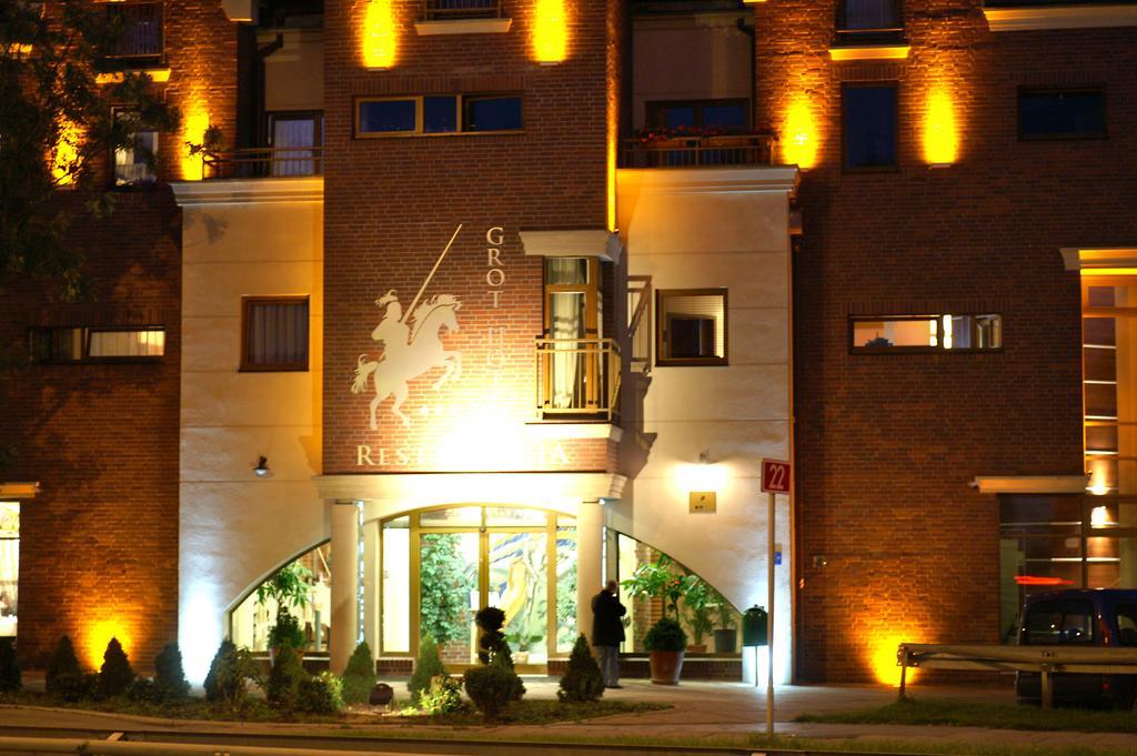 Grot Hotel Malbork Exterior foto